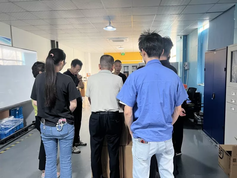 Huddle Esuk Saben TAIFNO: Saben Departemen Selaras karo Kualitas lan Pangiriman On-Time